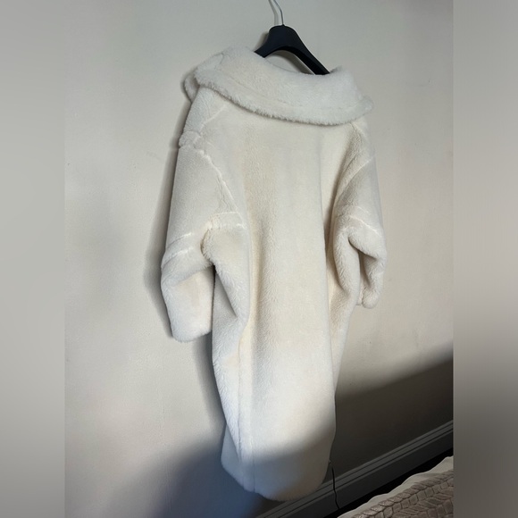 100% authentic Max Mara white teddy coat - Picture 4 of 4